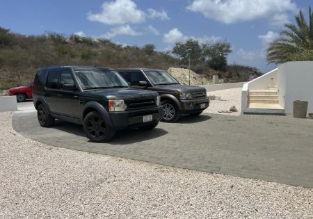 Landrover Discovery3 with 7 seats 440 HP petrol V8